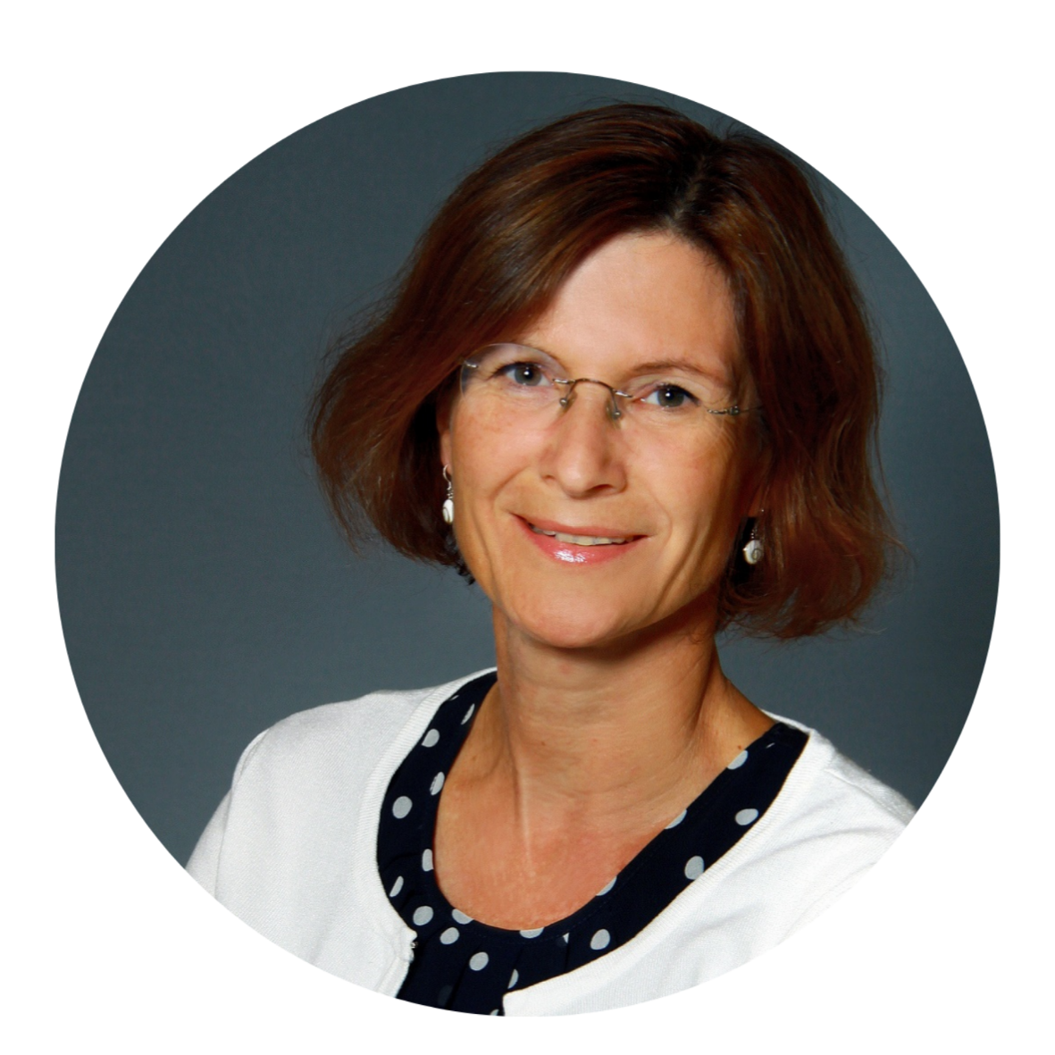 Dr. Bettina Kumpfert-Moore